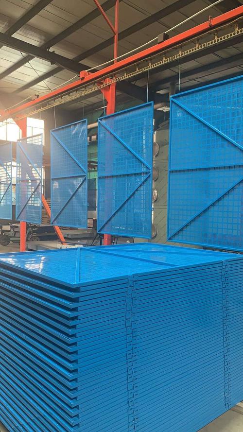 建筑爬架網(wǎng) 現(xiàn)代高空作業(yè)的安全屏障與效率之選